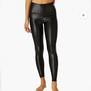 Beyond Yoga Sportgloss Smooth Operator high waisted midi legging size xs